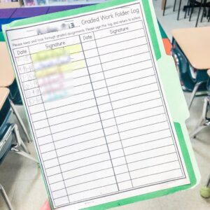 Easily organize and manage sending home graded and ungraded student work with a green graded work folder for each student.